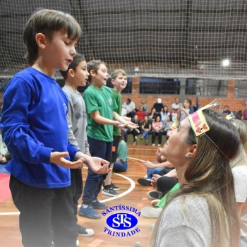 Crianças do 1º e 2º ano expressam todo o seu amor nas homenagens às mães
