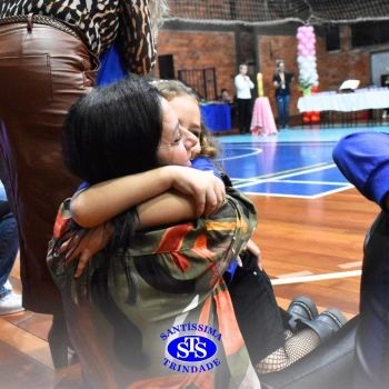 Crianças do 1º e 2º ano expressam todo o seu amor nas homenagens às mães