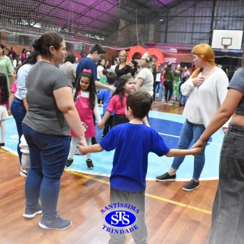 Crianças do 1º e 2º ano expressam todo o seu amor nas homenagens às mães