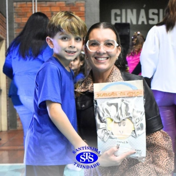 Crianças do 1º e 2º ano expressam todo o seu amor nas homenagens às mães