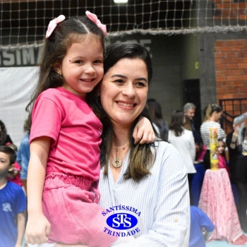 Crianças do 1º e 2º ano expressam todo o seu amor nas homenagens às mães