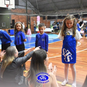 Crianças do 1º e 2º ano expressam todo o seu amor nas homenagens às mães