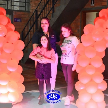 Crianças do 1º e 2º ano expressam todo o seu amor nas homenagens às mães