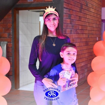 Crianças do 1º e 2º ano expressam todo o seu amor nas homenagens às mães