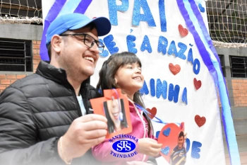 Homenagem aos pais dos alunos do Infantil 4