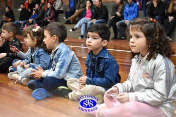 Homenagem aos pais dos alunos do Infantil 1, 2, 3 e 4