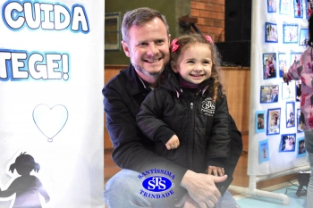 Homenagem aos pais dos alunos do Infantil 1, 2, 3 e 4