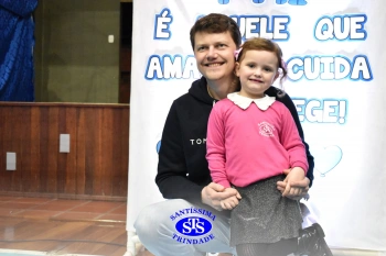 Homenagem aos pais dos alunos do Infantil 1, 2, 3 e 4