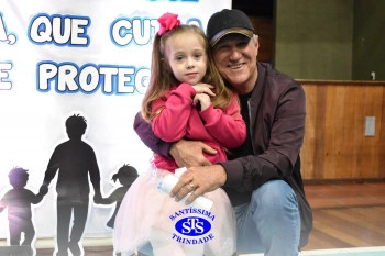 Homenagem aos pais dos alunos do Infantil 1, 2, 3 e 4