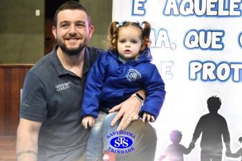 Homenagem aos pais dos alunos do Infantil 1, 2, 3 e 4