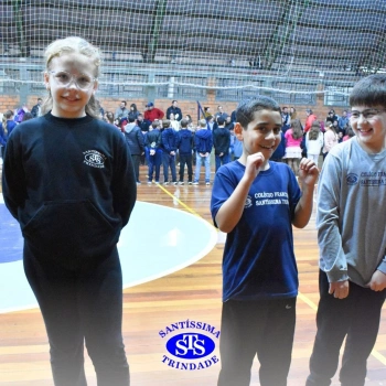 3º e 4º ano vivem momentos especiais ao lado dos pais durante homenagens no Colégio