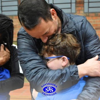 3º e 4º ano vivem momentos especiais ao lado dos pais durante homenagens no Colégio