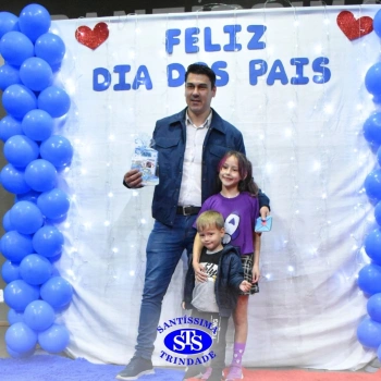 3º e 4º ano vivem momentos especiais ao lado dos pais durante homenagens no Colégio