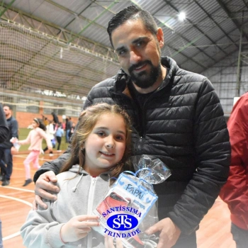 3º e 4º ano vivem momentos especiais ao lado dos pais durante homenagens no Colégio