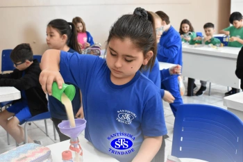 Alunos confeccionam ampulheta para cronometrar o tempo | 2º ano