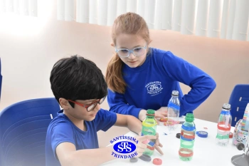 Alunos confeccionam ampulheta para cronometrar o tempo | 2º ano