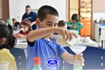 Alunos confeccionam ampulheta para cronometrar o tempo | 2º ano
