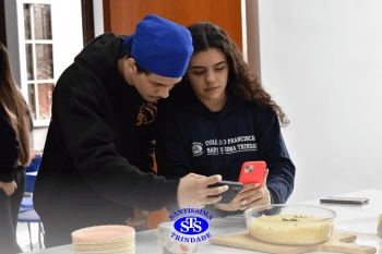 Alunos criam pratos a partir do reaproveitamento de alimentos | 3ª série E.M.