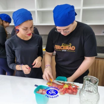 Alunos criam pratos a partir do reaproveitamento de alimentos | 3ª série E.M.