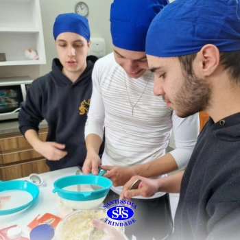 Alunos criam pratos a partir do reaproveitamento de alimentos | 3ª série E.M.