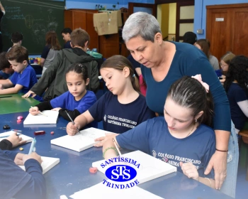 4º ano participa de Oficina de Desenho e cria telas