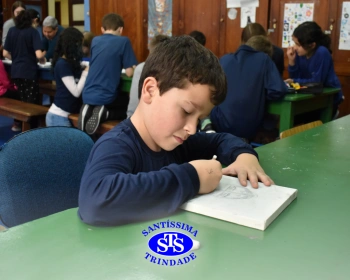4º ano participa de Oficina de Desenho e cria telas
