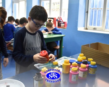 4º ano participa de Oficina de Desenho e cria telas
