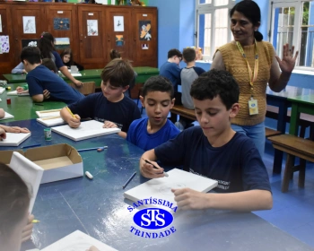 4º ano participa de Oficina de Desenho e cria telas