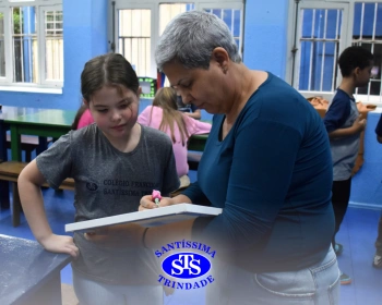 4º ano participa de Oficina de Desenho e cria telas