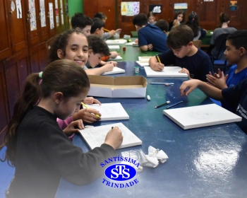 4º ano participa de Oficina de Desenho e cria telas