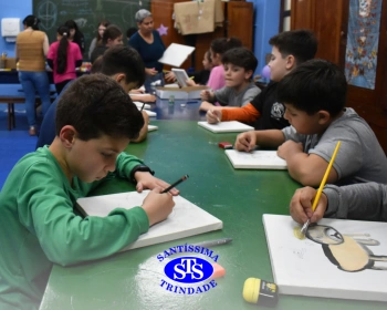 4º ano participa de Oficina de Desenho e cria telas