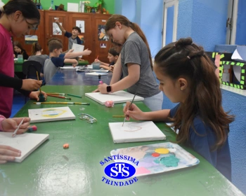 4º ano participa de Oficina de Desenho e cria telas