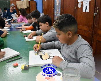 4º ano participa de Oficina de Desenho e cria telas