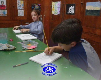 4º ano participa de Oficina de Desenho e cria telas