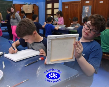4º ano participa de Oficina de Desenho e cria telas