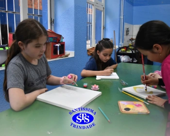 4º ano participa de Oficina de Desenho e cria telas