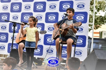 Comemoração dos 110 anos do Colégio no 2º Santíssimas Day 