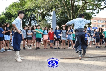 Comemoração dos 110 anos do Colégio no 2º Santíssimas Day 