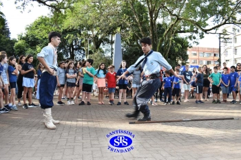 Comemoração dos 110 anos do Colégio no 2º Santíssimas Day 