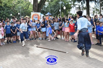 Comemoração dos 110 anos do Colégio no 2º Santíssimas Day 