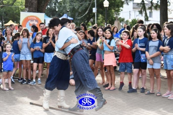 Comemoração dos 110 anos do Colégio no 2º Santíssimas Day 