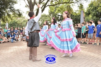 Comemoração dos 110 anos do Colégio no 2º Santíssimas Day 