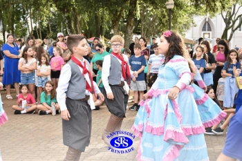 Comemoração dos 110 anos do Colégio no 2º Santíssimas Day 