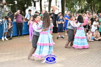 Comemoração dos 110 anos do Colégio no 2º Santíssimas Day 