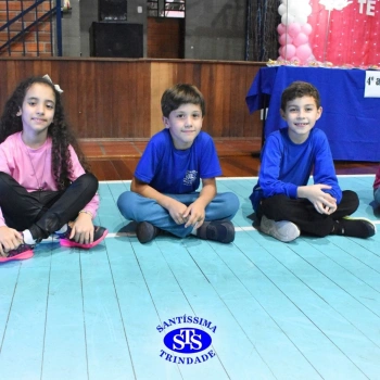 Conexão entre mães e filhos fica evidente nas homenagens do 3º e 4º anos