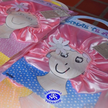 Conexão entre mães e filhos fica evidente nas homenagens do 3º e 4º anos