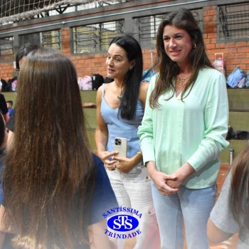 Conexão entre mães e filhos fica evidente nas homenagens do 3º e 4º anos