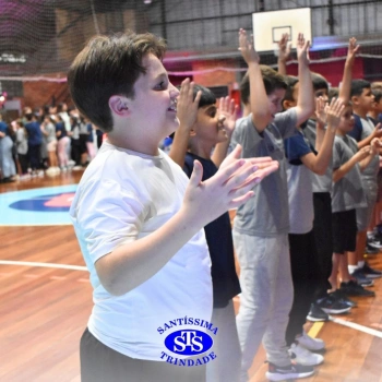 Conexão entre mães e filhos fica evidente nas homenagens do 3º e 4º anos