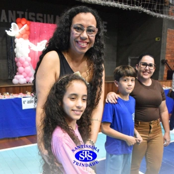 Conexão entre mães e filhos fica evidente nas homenagens do 3º e 4º anos