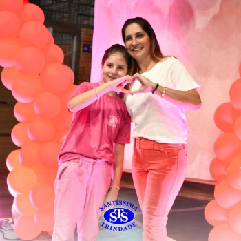 Conexão entre mães e filhos fica evidente nas homenagens do 3º e 4º anos